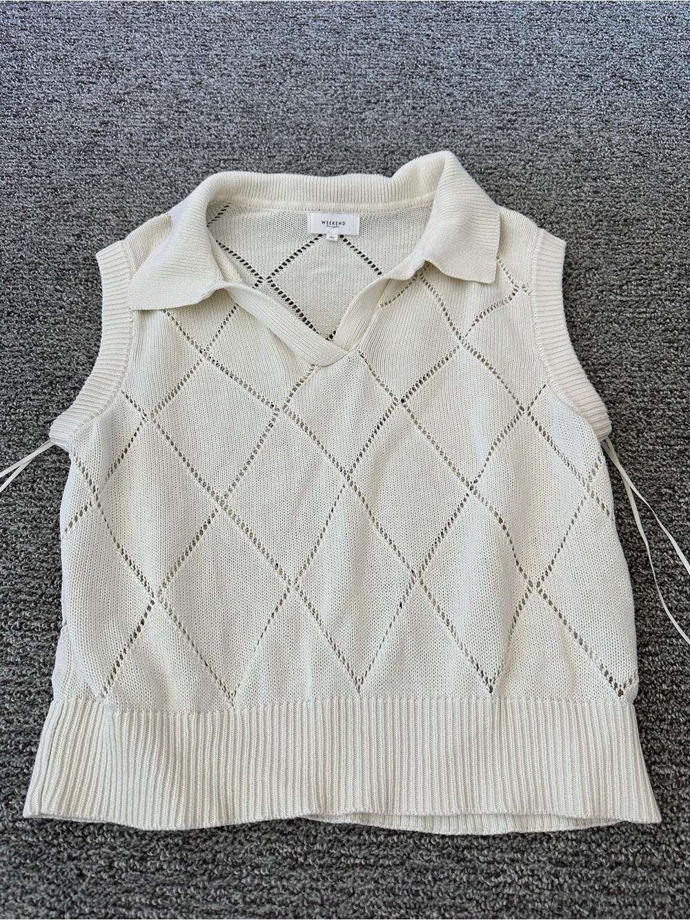 Collared V-Neck Diamond-Knit Sweater Vest in Cream